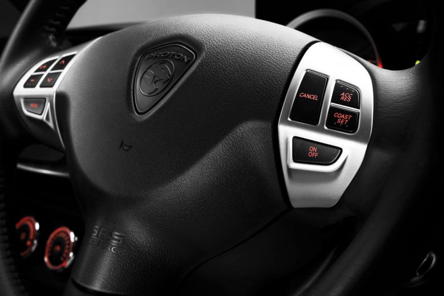 Детали интерьера Proton Inspira 2010 года  (фото 17 из 34)